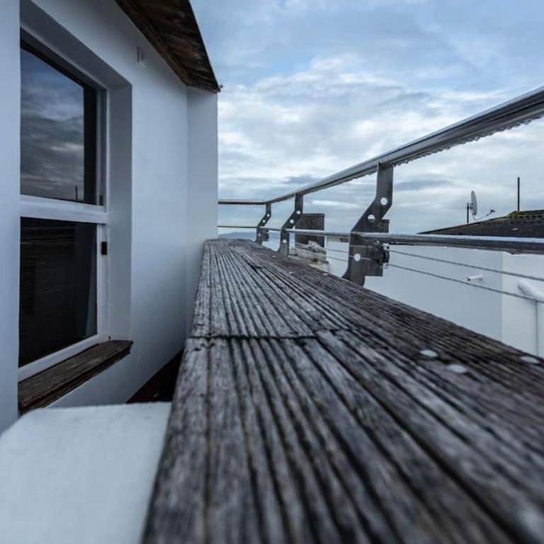 Ático con terraza y vistas al mar. - Apartamento de 2 dormitorios - 20