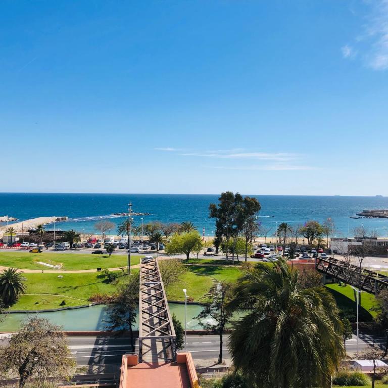 Idyllic apartment in BCN beach - Three-Bedroom Apartment - 1
