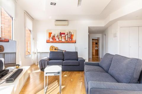 Idyllic apartment in BCN beach - Three-Bedroom Apartment - 15