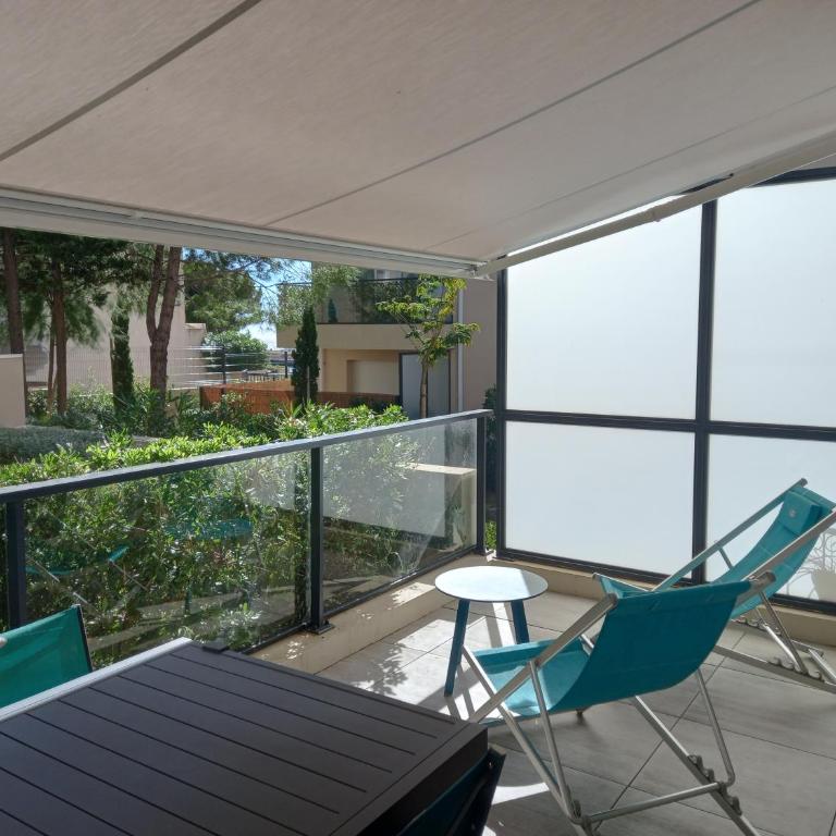 Bel appartement avec terrasse - Plage de Carro à pied - Appartamento con 2 Camere da Letto - 32