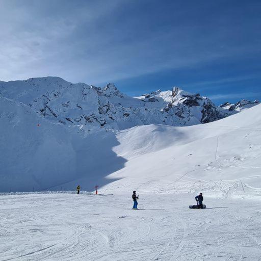 Les Suites du Monetier, alliant le charme et l'authenticité d'un chalet de prestige au cœur du village - Appartement - 63