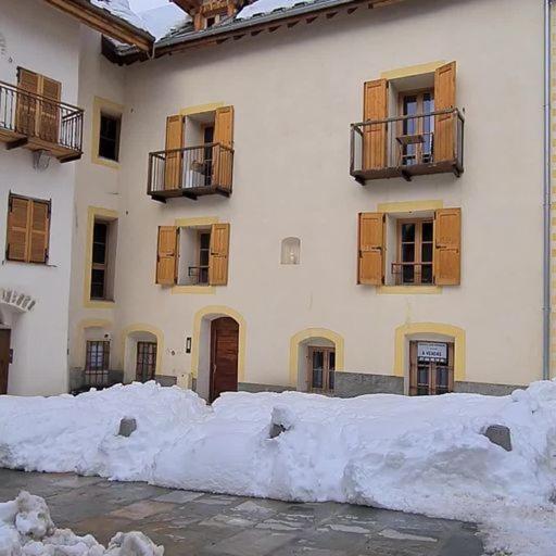 Les Suites du Monetier, alliant le charme et l'authenticité d'un chalet de prestige au cœur du village - Appartement - 66