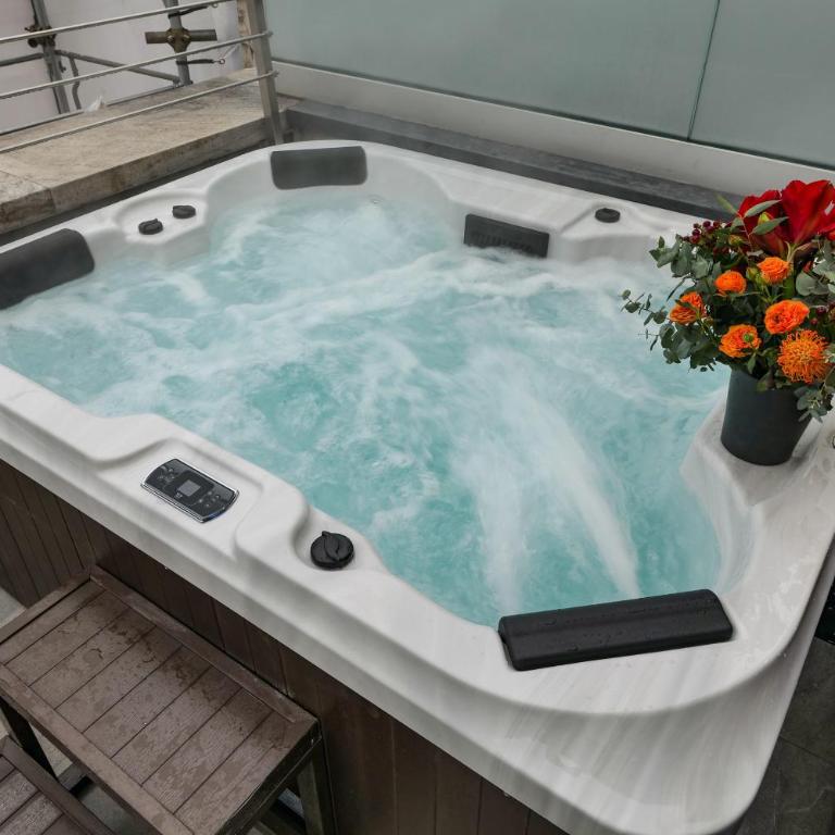 PRESTIGE BOUTIQUE APARTHOTEL -Piazza Duomo - Suite King con Vasca Idromassaggio - 10