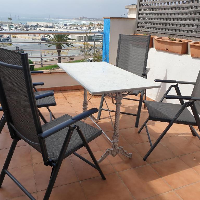 L'Estartit, àtic amb terrassa primera línia - Two-Bedroom Apartment - 4