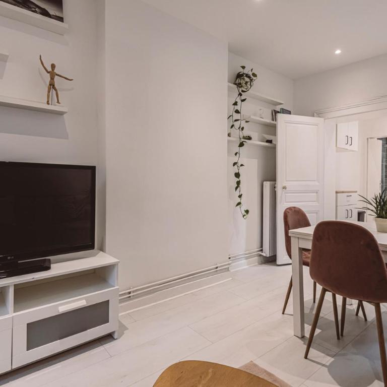 2 chambres, proche hyper centre - Two-Bedroom Apartment - 5
