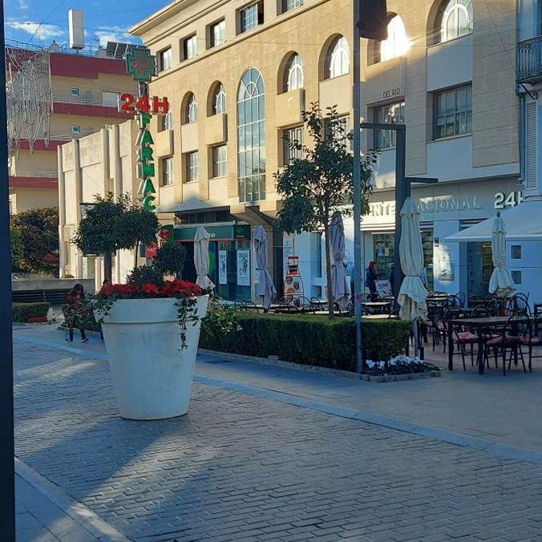 Modern Apartment in the center of San Pedro de Alcantara, Marbella - Two-Bedroom Apartment with City View - 32