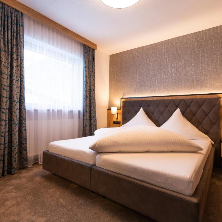 Hotel Garni Försterheim - Doppelzimmer mit Bergblick - 1