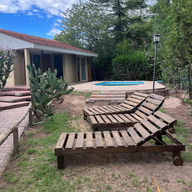 Casa en Chacras de Coria - zona de Bodegas - Casa de 4 dormitorios - 2