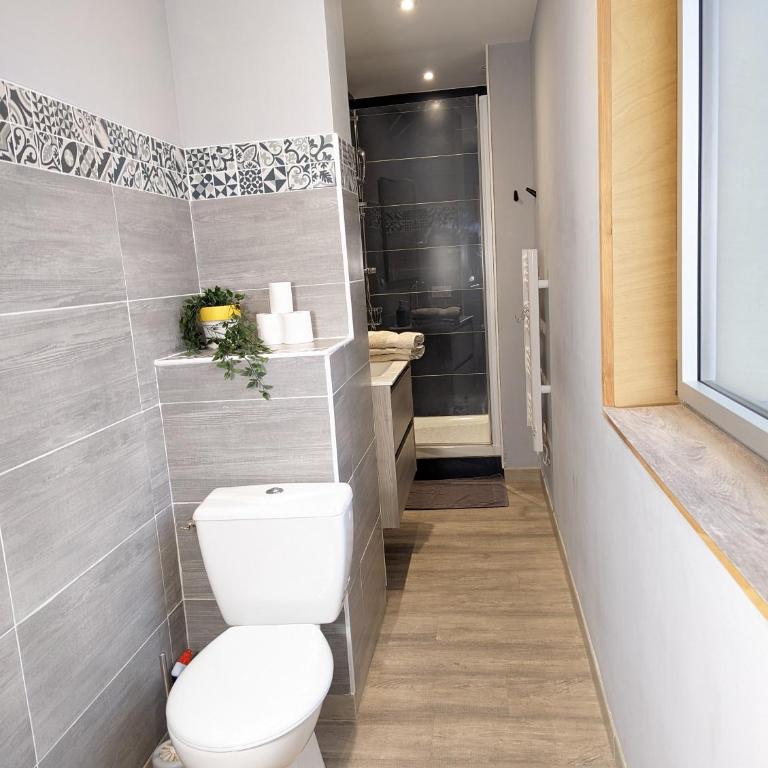 Beau-Jean, Un Cocon Sympa 5 min à Pied du Centre-Ville, Parking Privé, à 10 min du CHU - Appartement 1 Chambre - 17