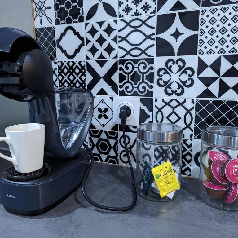 Beau-Jean, Un Cocon Sympa 5 min à Pied du Centre-Ville, Parking Privé, à 10 min du CHU - Appartement 1 Chambre - 14