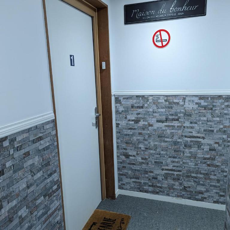 Beau-Jean, Un Cocon Sympa 5 min à Pied du Centre-Ville, Parking Privé, à 10 min du CHU - Appartement 1 Chambre - 18