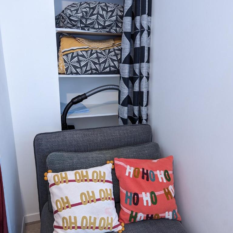 Beau-Jean, Un Cocon Sympa 5 min à Pied du Centre-Ville, Parking Privé, à 10 min du CHU - Appartement 1 Chambre - 28