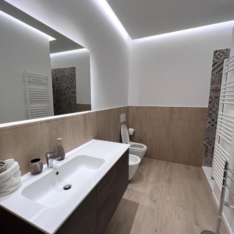CASA DANTE: Oneglia Centro-Marina-Spiagge (3 min) - Appartamento con Balcone - 6