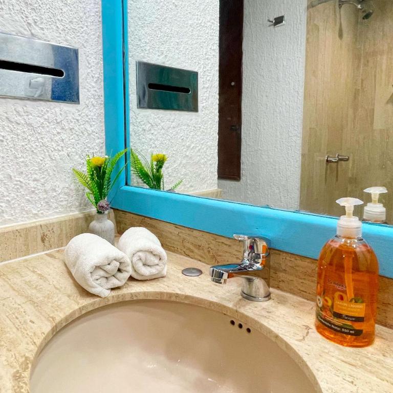 Renovated Studio in Cancun Beach at the Hotel Zone - One-Bedroom Apartment - 32
