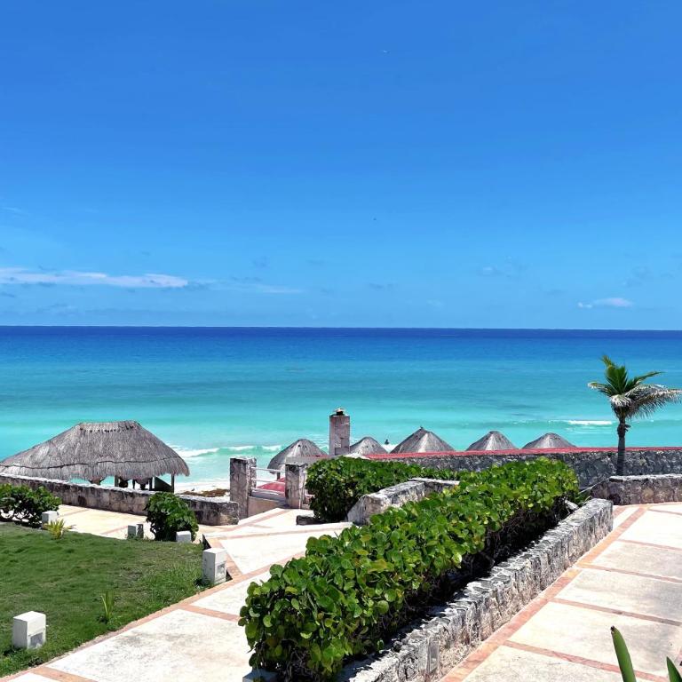 Renovated Studio in Cancun Beach at the Hotel Zone - One-Bedroom Apartment - 58