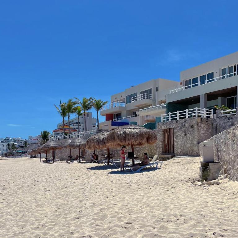 Renovated Studio in Cancun Beach at the Hotel Zone - One-Bedroom Apartment - 59