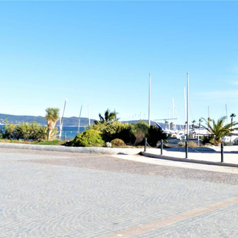Studio cosy avec jardin, proche plage à Cavalaire-sur-Mer, parking inclus - FR-1-226B-128 - Apartment - 8
