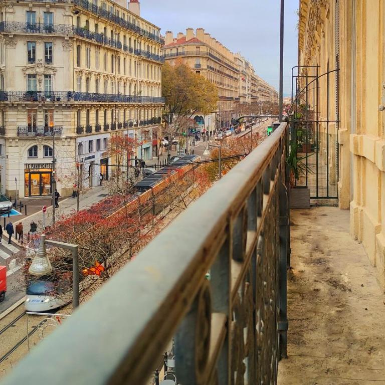 Appartemment RUE DE LA REPUBLIQUE, joli et moderne au coeur du centre - Appartement 1 Chambre - 24