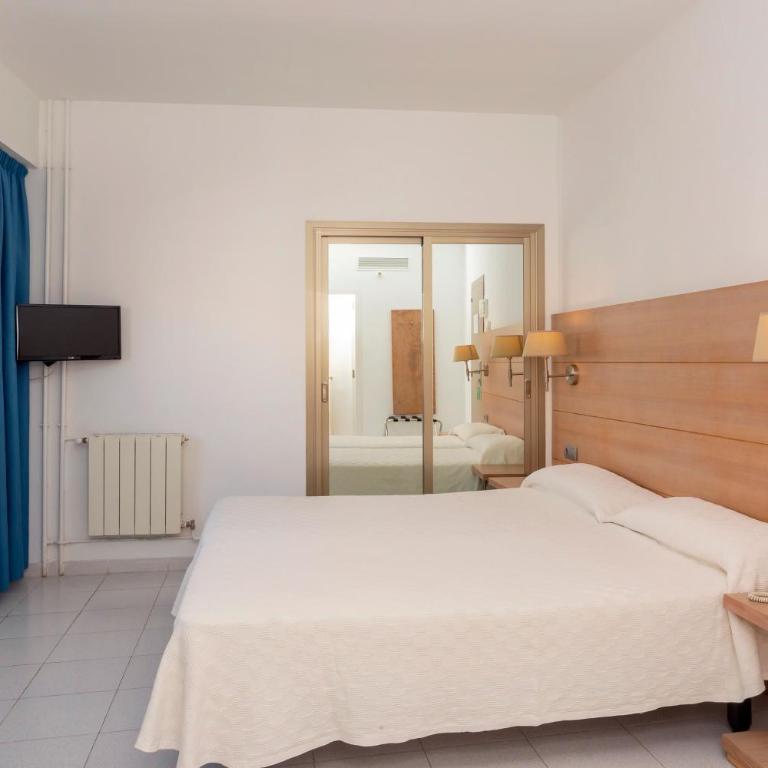 Hotel Ibiza Playa - Habitación Doble Económica - 2 camas - 5