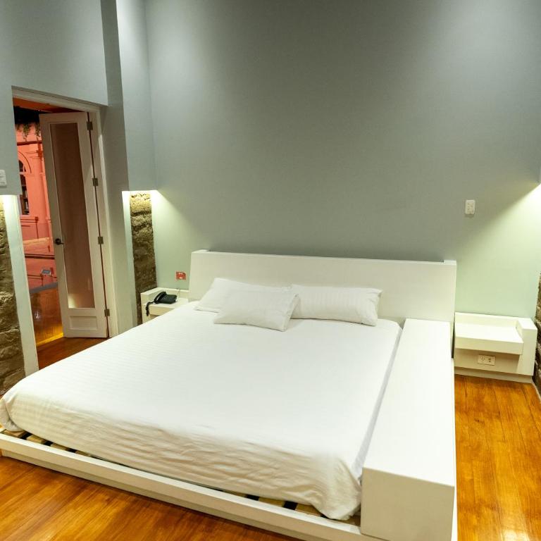 CASA ANABELA HOTEL BOUTIQUE - Deluxe Double Room with Balcony - 4