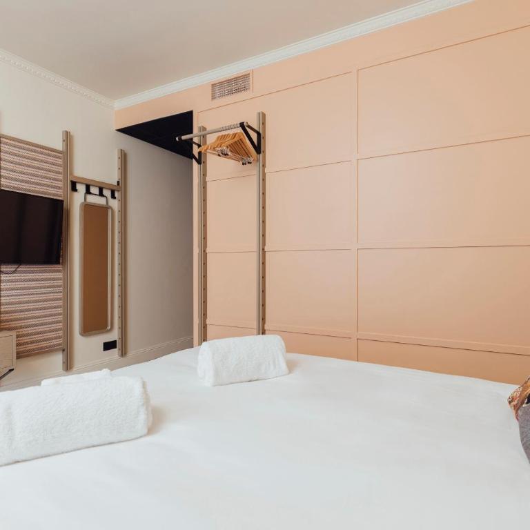 Hôtel Préfecture - 100m de l'Opéra - Encore Mieux - Chambre Familiale - 13