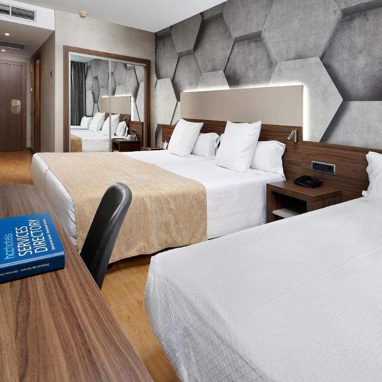 HCC Montblanc - Twin Room with Extra Bed (3 Adults) - 2