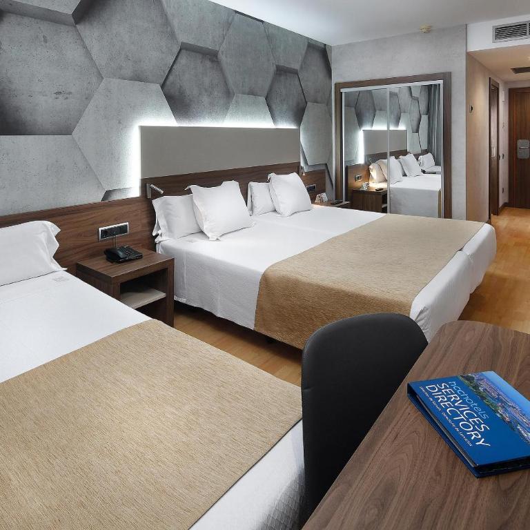 HCC Montblanc - Twin Room with Extra Bed (3 Adults) - 4