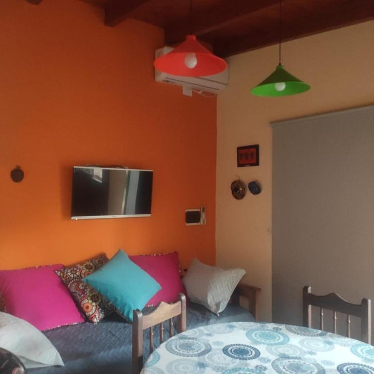 DE PASO PRIMO - con COCHERA sin techar con rejas - Habitación Doble - 1