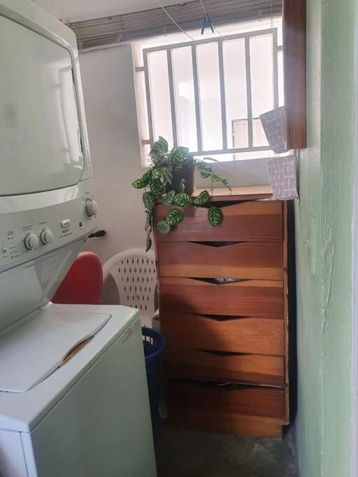 Hermoso Dpto a pasos del Fashion Drive c/alberca - Three-Bedroom Apartment - 9