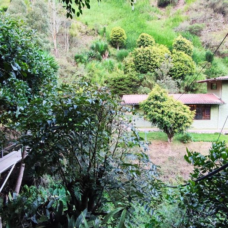 "Casa Verde" en Baños de Agua Santa con vista al volcán Tungurahua - Casa de 3 dormitorios - 34
