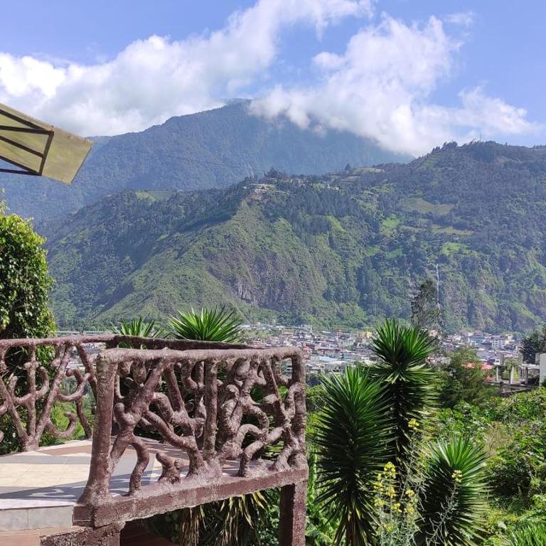 "Casa Verde" en Baños de Agua Santa con vista al volcán Tungurahua - Casa de 3 dormitorios - 37