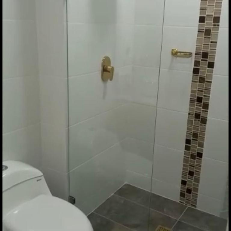 Hermoso apartamento Medellín - Three-Bedroom Apartment - 14