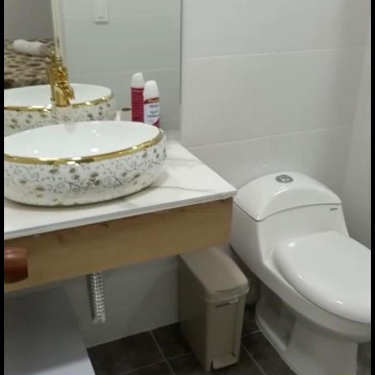 Hermoso apartamento Medellín - Three-Bedroom Apartment - 15
