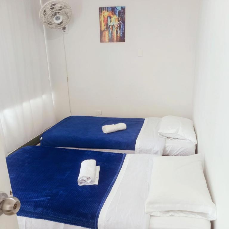 Apartamento Agradable sector Céntrico de la Ciudad Casa Loma - Three-Bedroom Apartment - 10