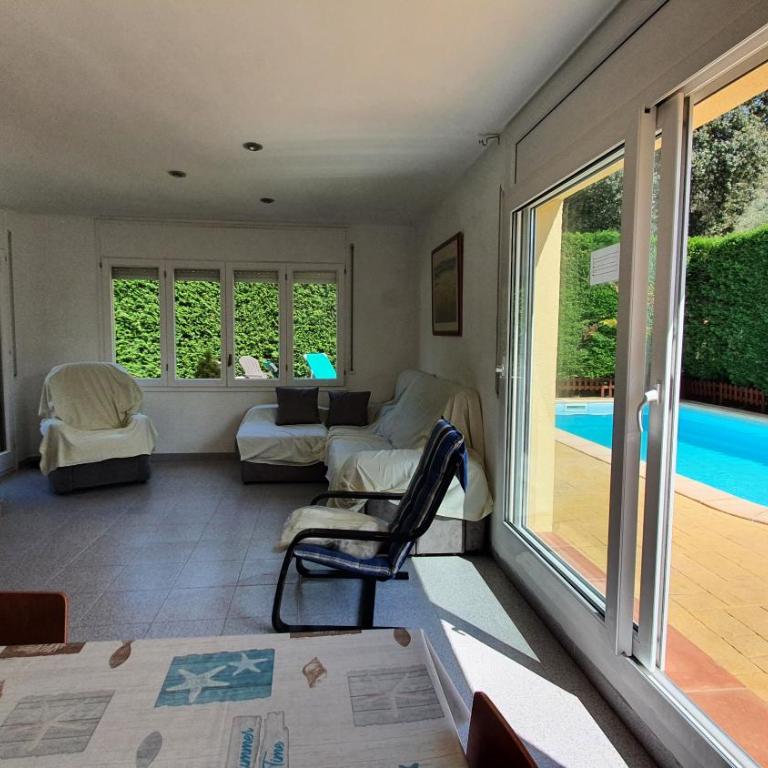 Villa Pals Carles Piscina - Casa de 3 dormitorios - 11
