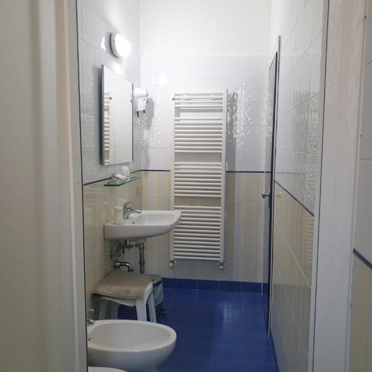 Hotel Bianca Vela - Camera Quadrupla Comfort - 16