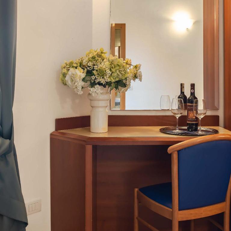 Hotel Bonifacio - Camera Matrimoniale/Doppia con Letti Singoli - 9