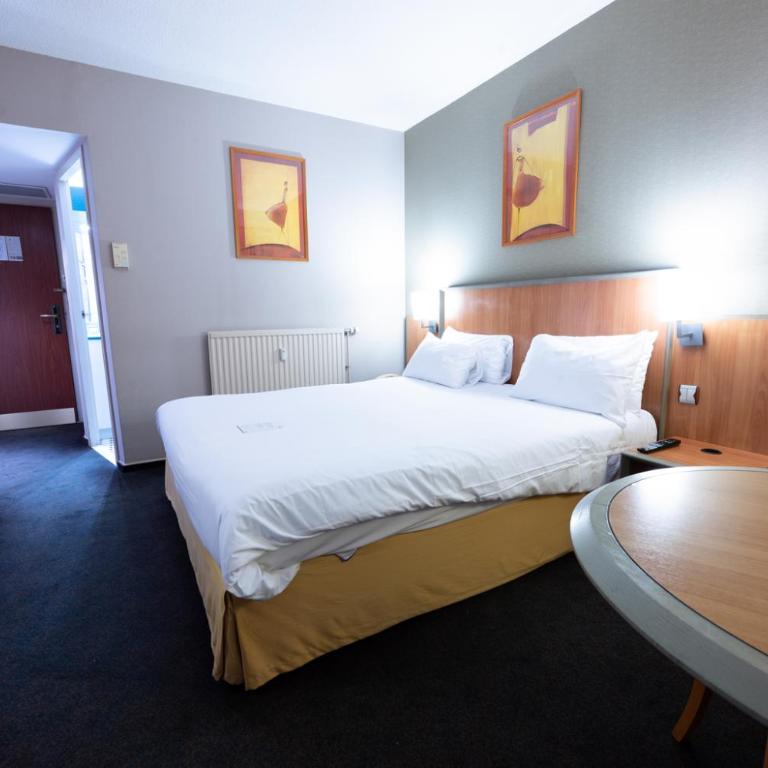 Holiday Inn Calais - Centre Car Ferry by IHG - Chambre Standard - 3