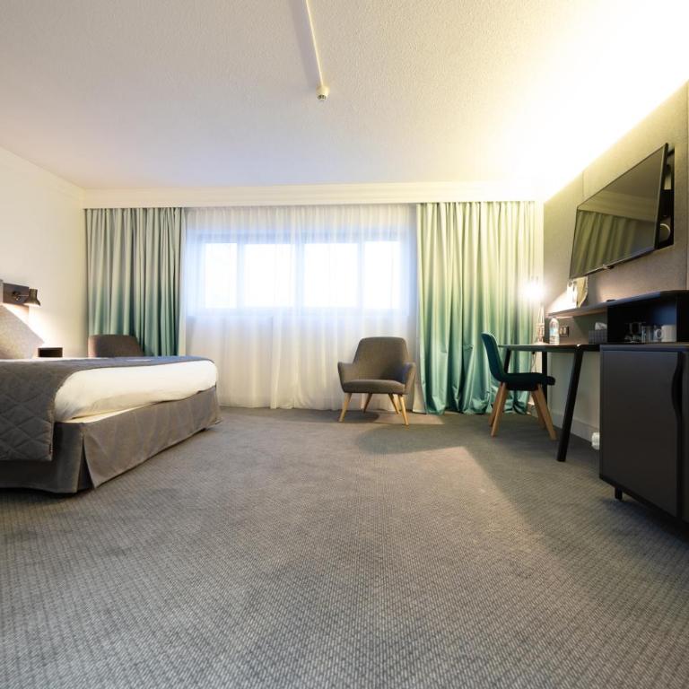 Holiday Inn Calais - Centre Car Ferry by IHG - Chambre Lit Queen-Size Premium - Vue sur Mer - 2