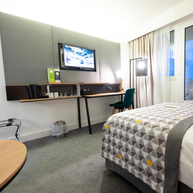 Holiday Inn Calais - Centre Car Ferry by IHG - Chambre Lit Queen-Size Standard avec Vue sur Mer - 5