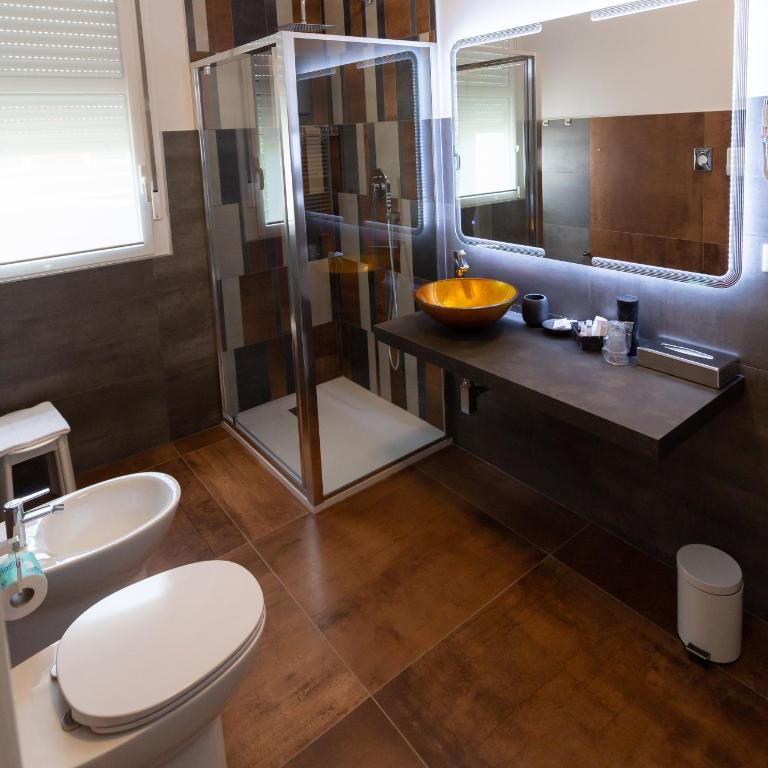 B&B Bologna Fair Tower - Camera Matrimoniale/Doppia con Letti Singoli con Bagno Privato - 9