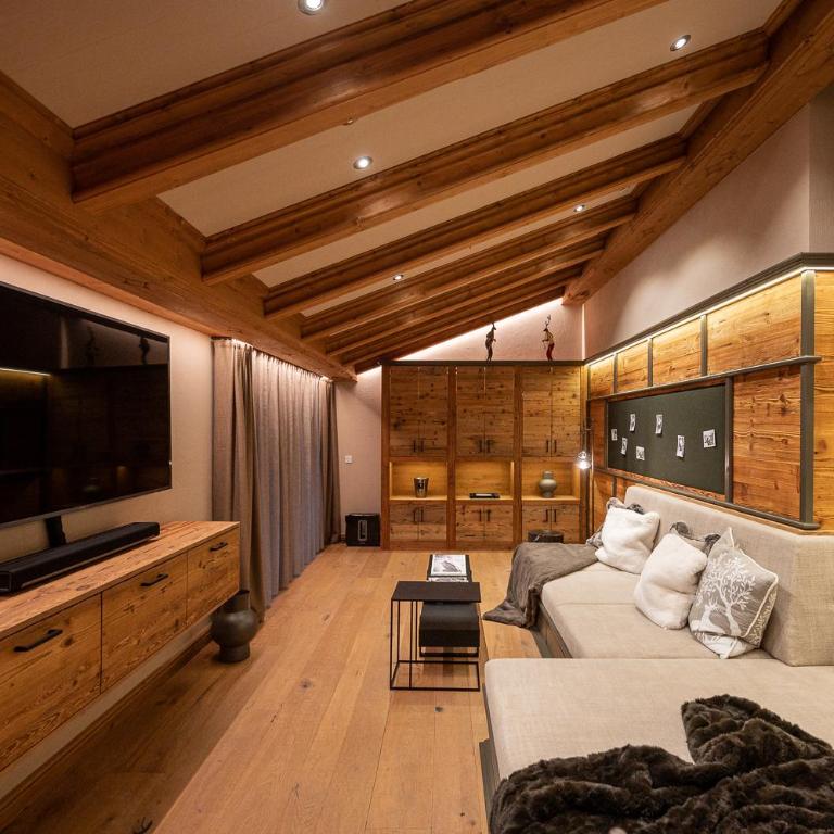 The Falcon - Chalet - 19