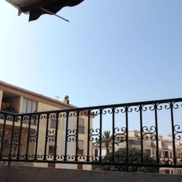 ¡Alojamiento a 100m de la playa en Moraira! - Three-Bedroom Apartment - 4
