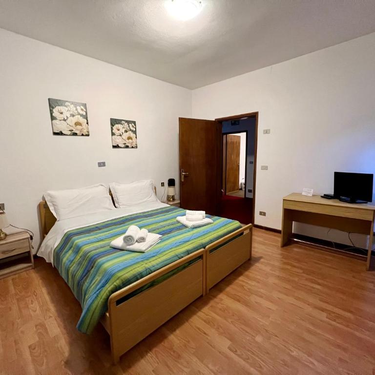 Hotel TEA DOLOMITI - Lago di Alleghe - Monte Civetta - Camera Quadrupla Economy - 8