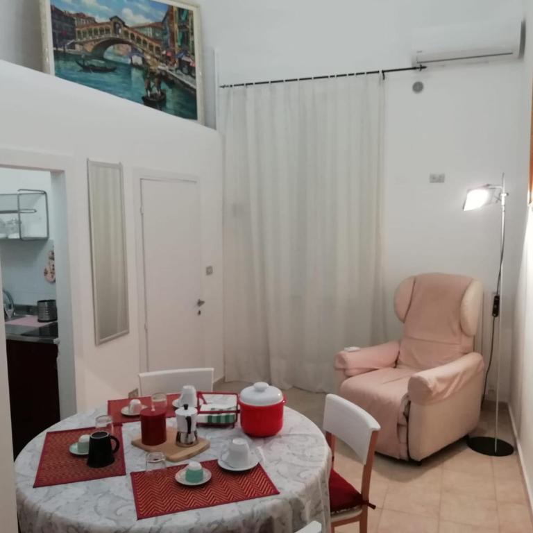 Rosso Quintino - Appartamento con 2 Camere da Letto - 6