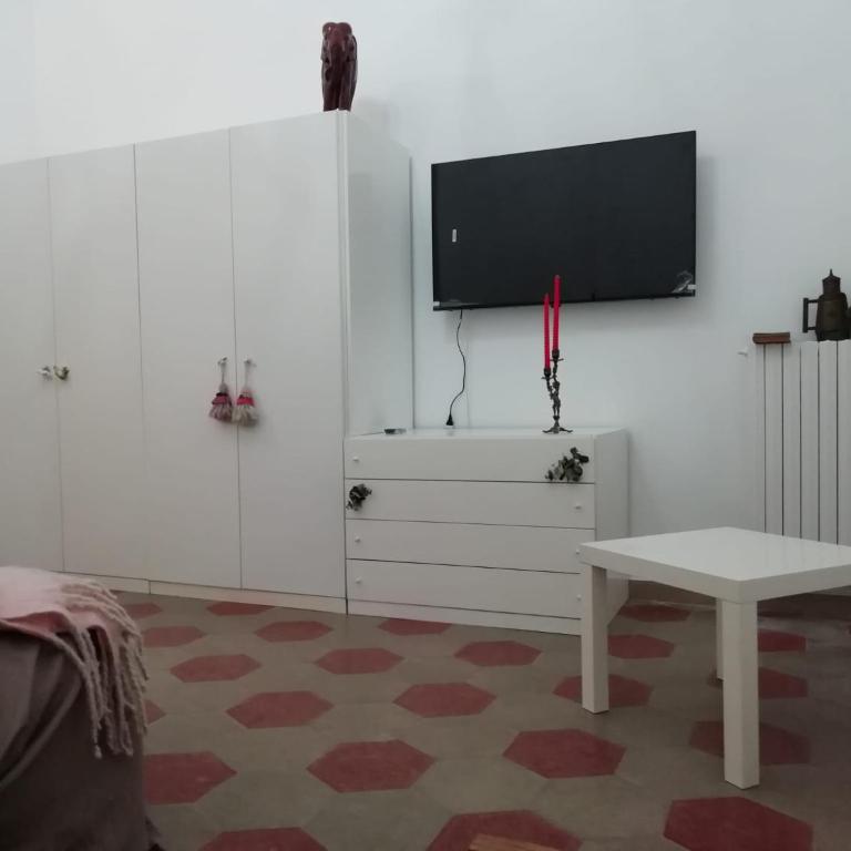 Rosso Quintino - Appartamento con 2 Camere da Letto - 8