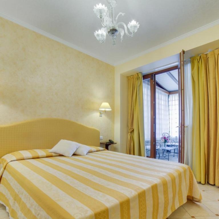 Hotel La Meridiana - Camera Matrimoniale con Patio - 3