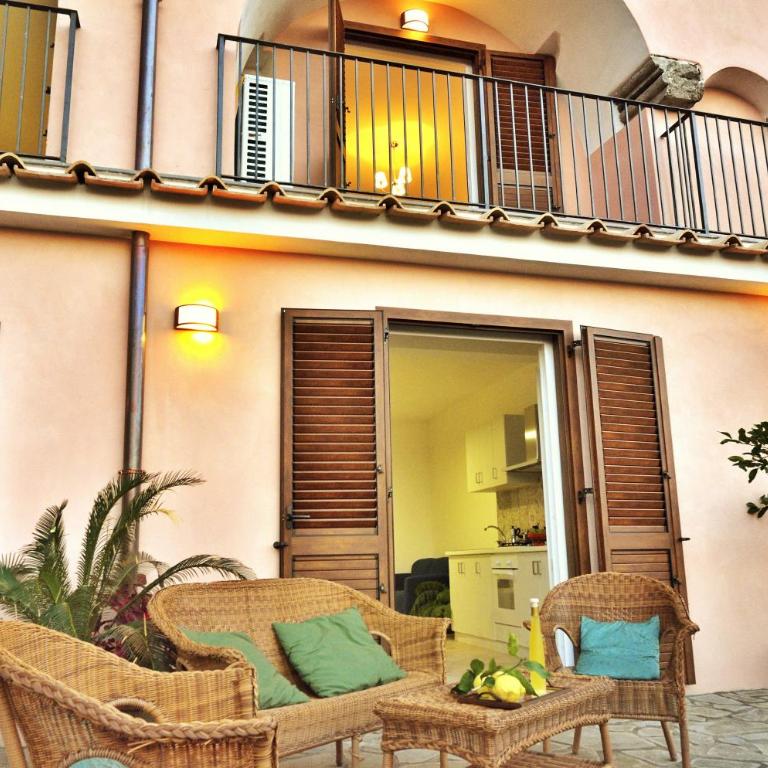 Lemon Flats Sorrento - Deluxe Apartment with Sea View - 9