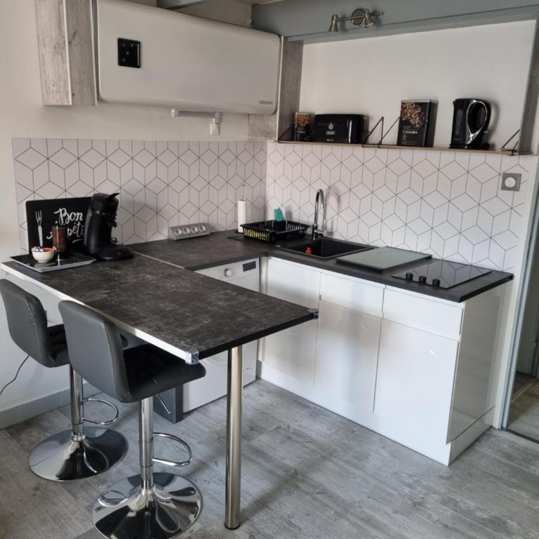 Les Mourguettes - One-Bedroom Apartment - 2