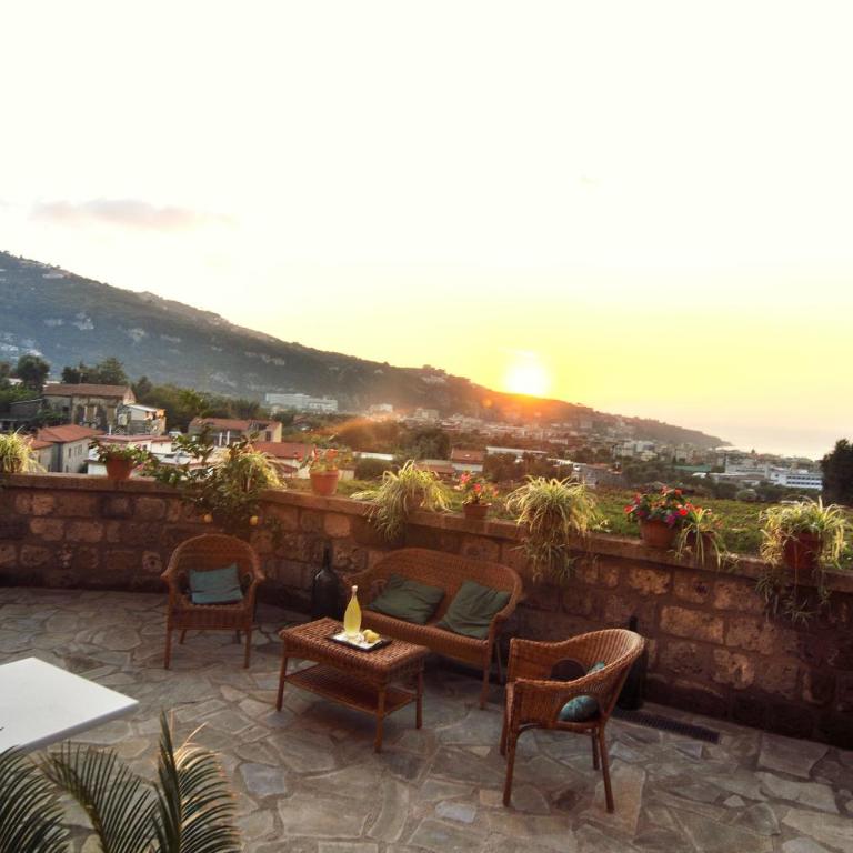 Lemon Flats Sorrento - Deluxe Apartment with Sea View - 11